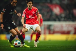 Neuspela "šok terapija" u Majncu koji tone sve dublje, Gladbah komičnim autogolom odneo bodove